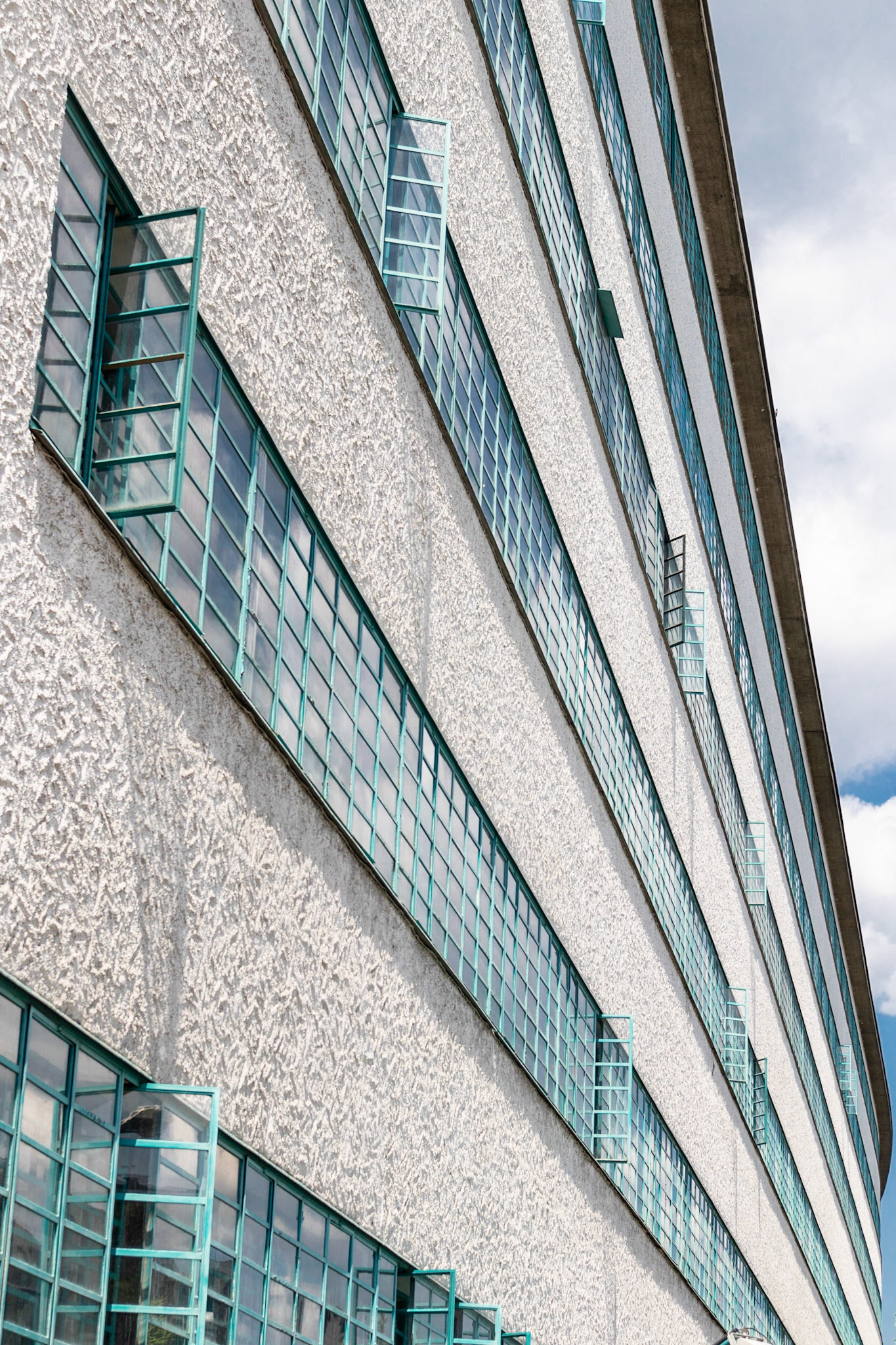 Tabakfabrik Linz, Bau 1 Window Rows