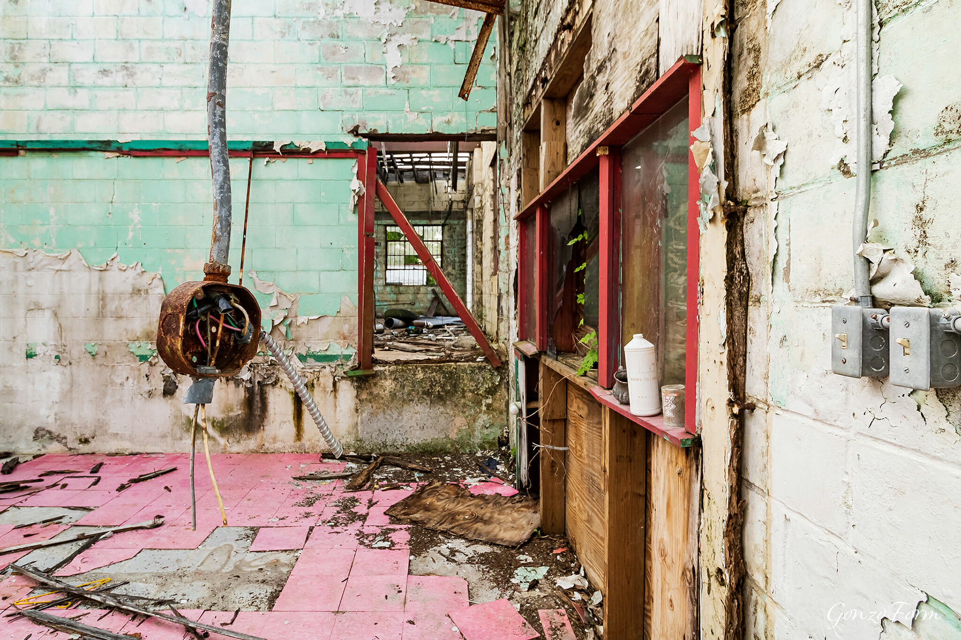 Gonzo Form Jennings Gas Station