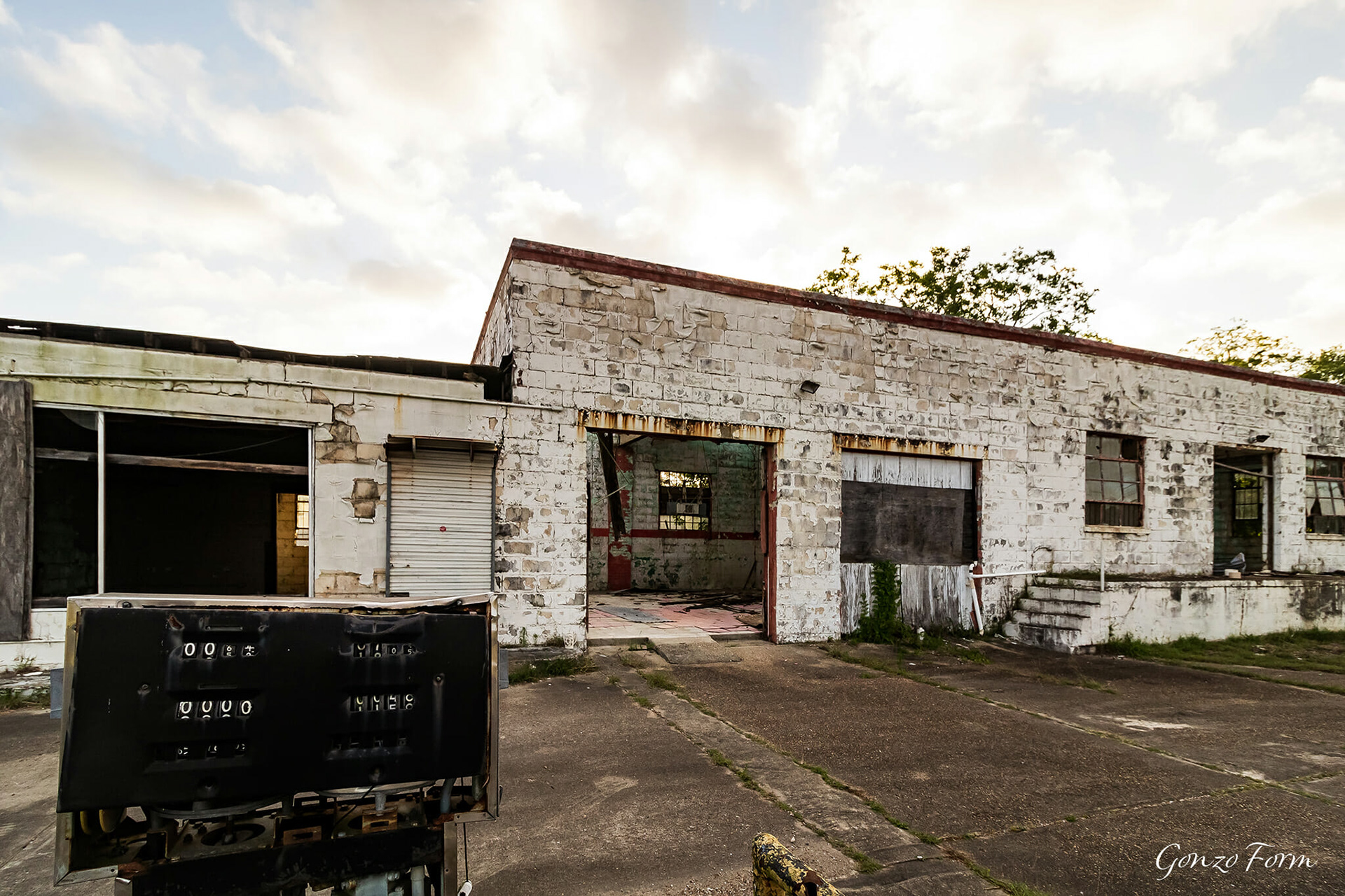 Gonzo Form Jennings Gas Station