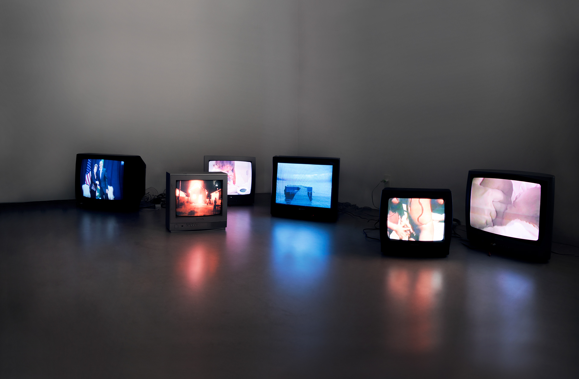 Bruna Mayer, art, arte, videoinstallation, instalação, vídeo, artista