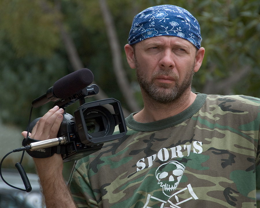 Video-journalist on sets in California (2008)
