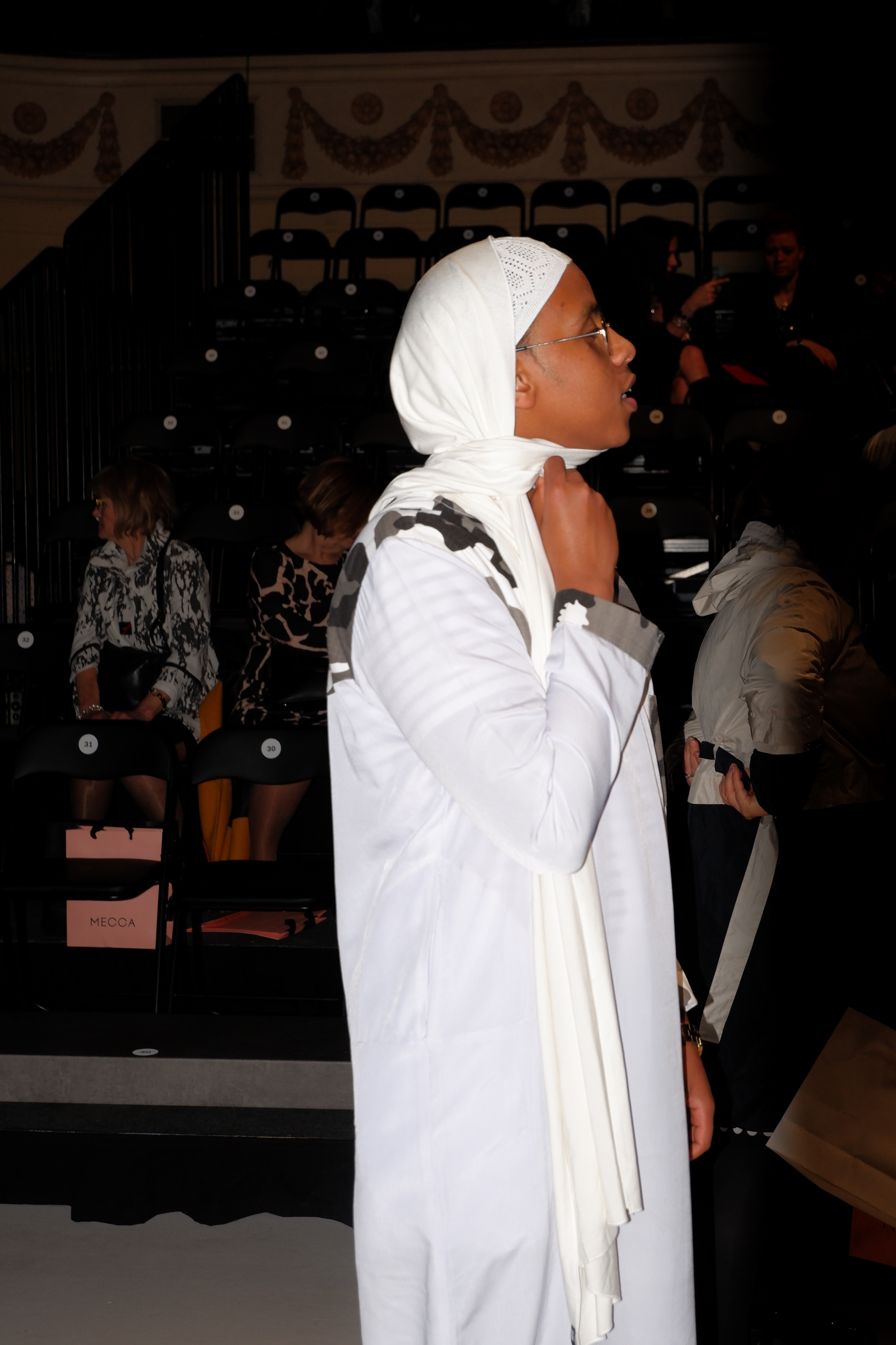 Post Runway 6