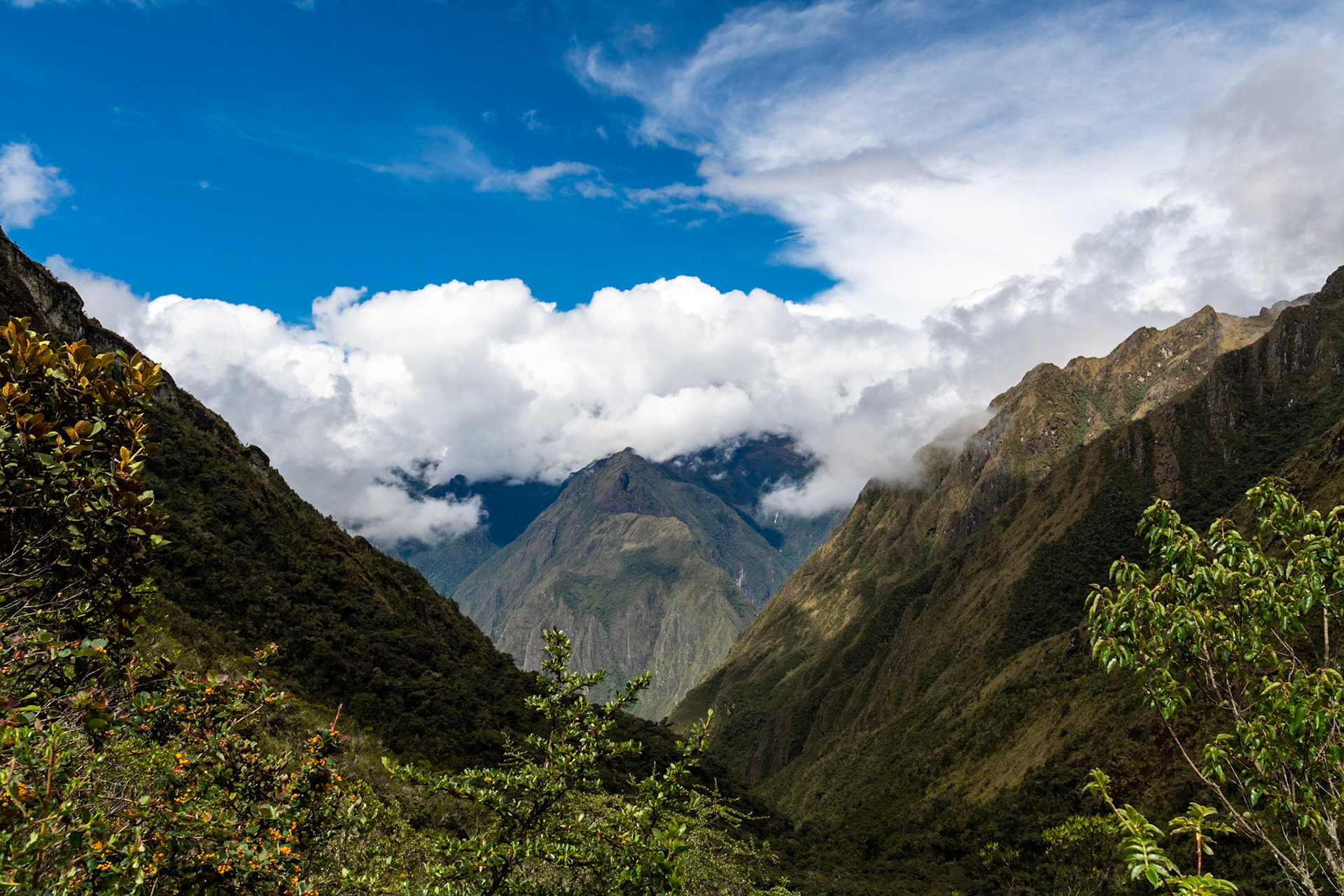 Andes mountain ranges (Classic Inca Trail Day 2)