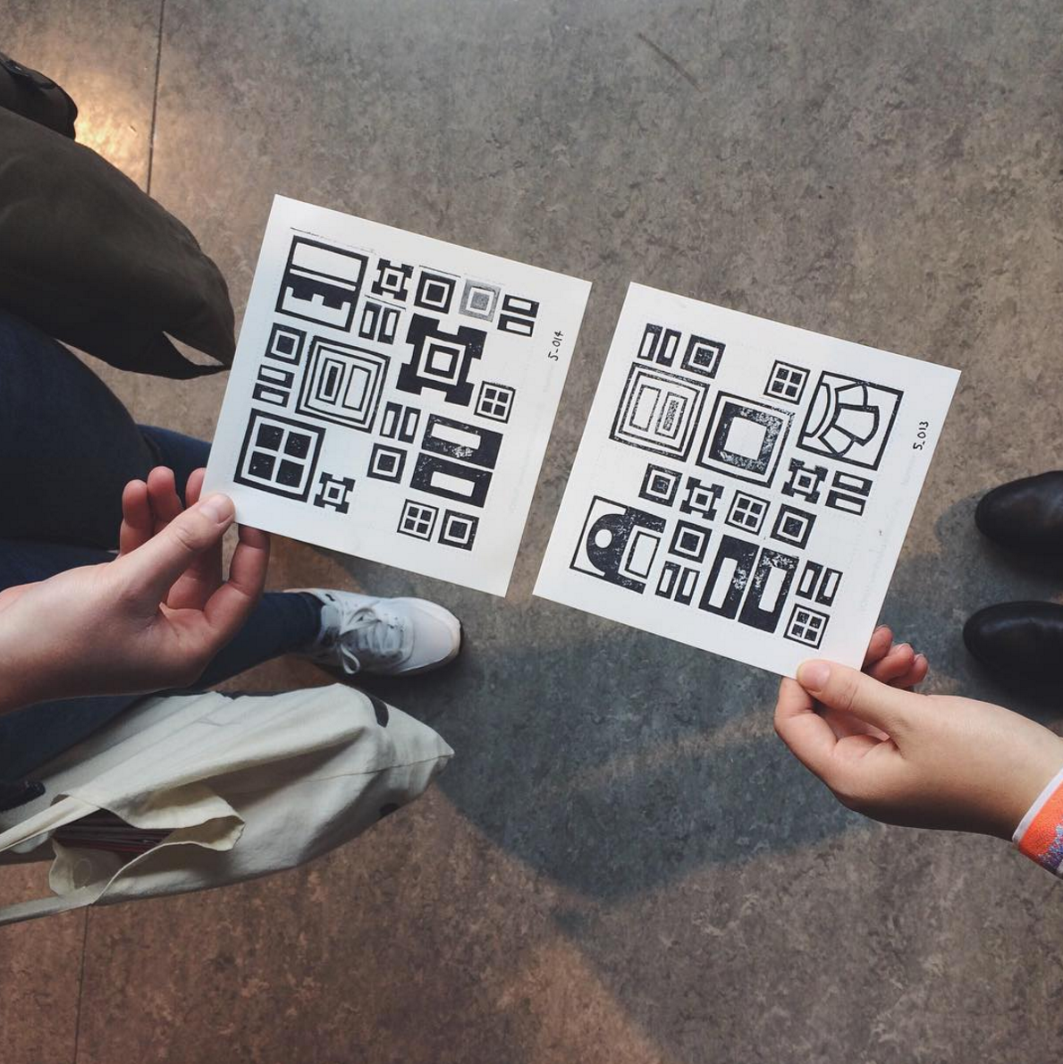 Visitors of DDW with their own pattern design