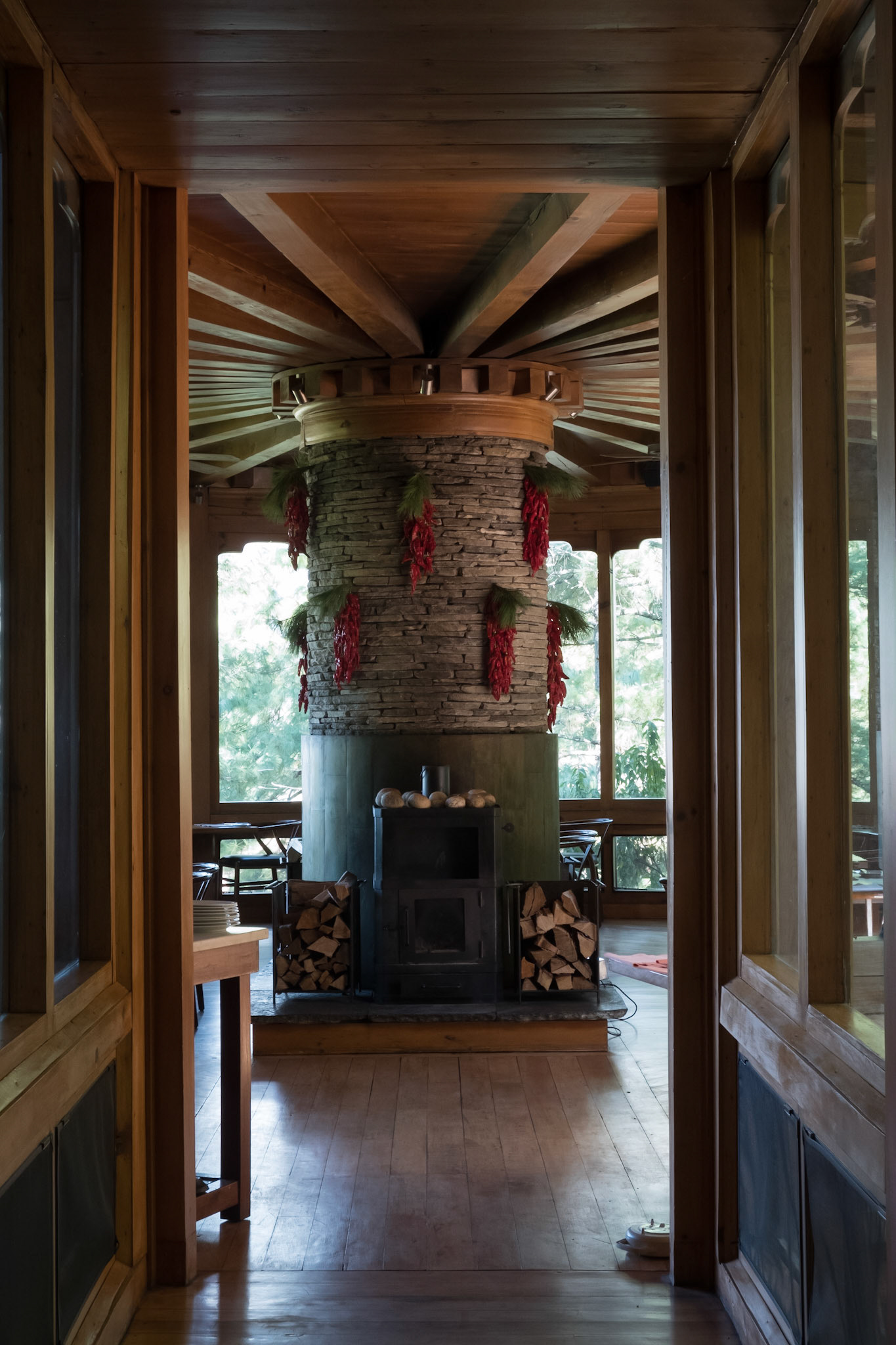 Dining room, Uma Paro