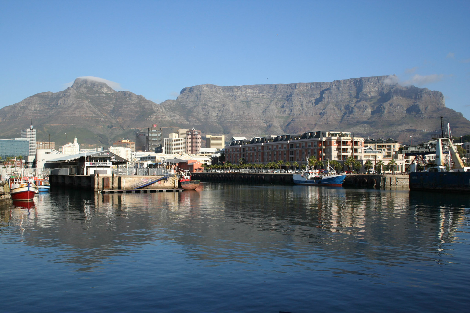 Table Mountain from VandA Waterfront