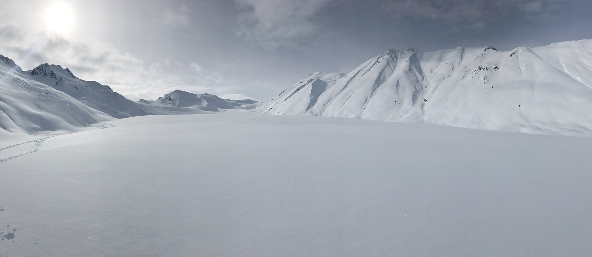 Heli skiing and boarding on the glaciers