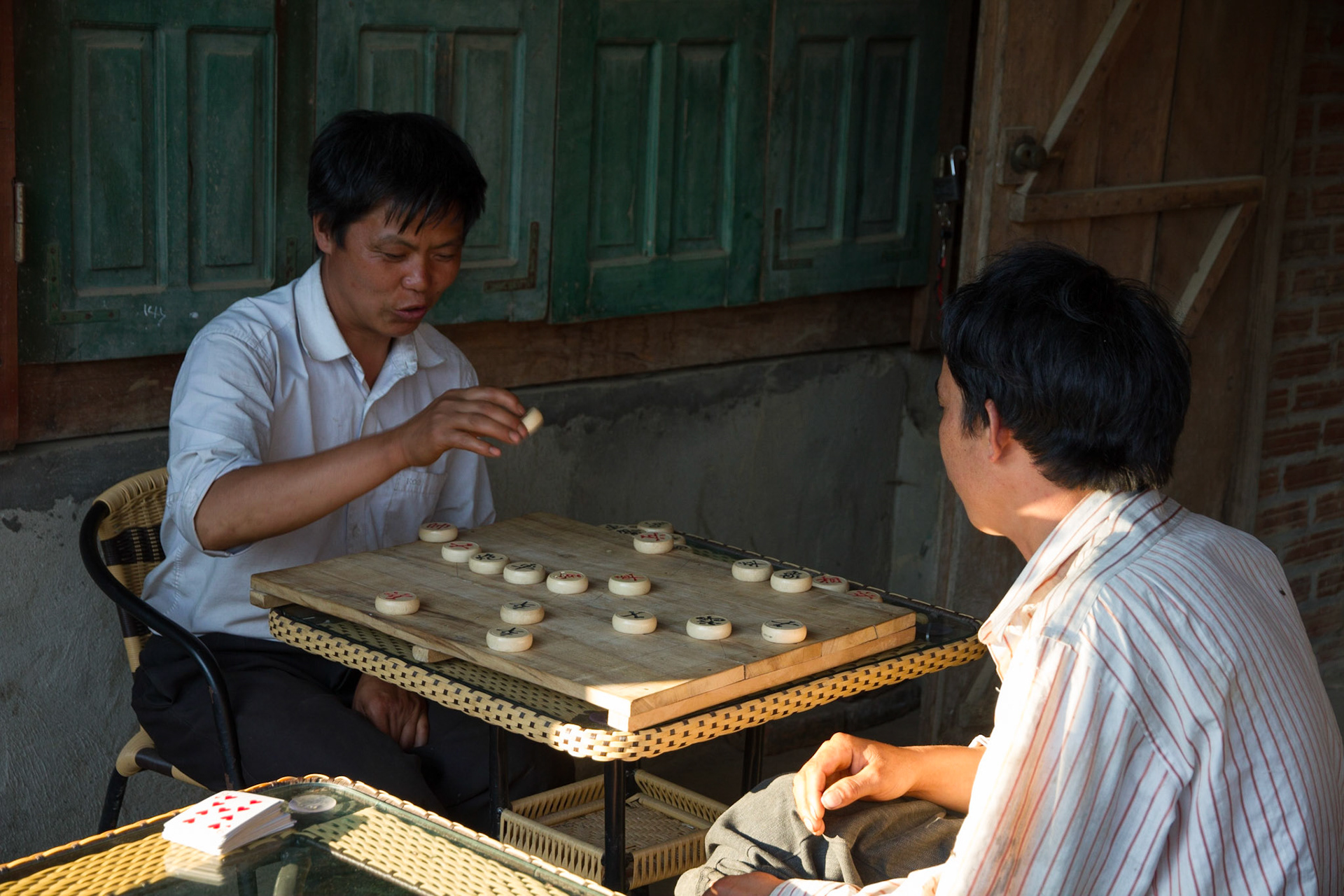 Playing "Cu" (Chinese chess)