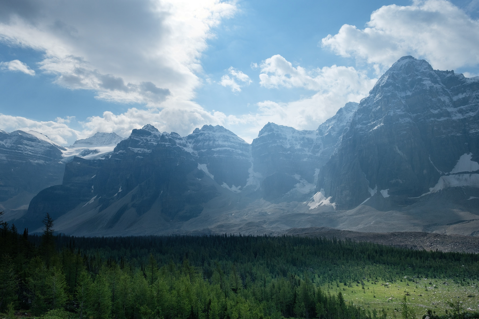 Mountains along Moraine Lake