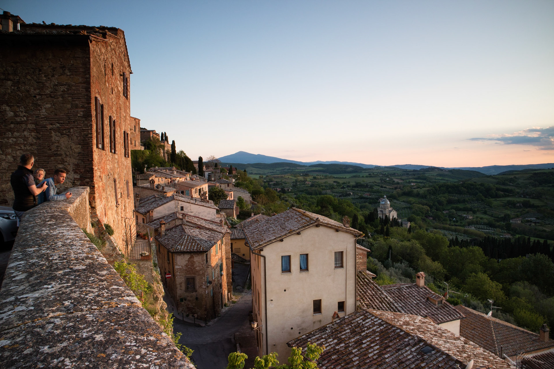Sunset view from E Lucevan Le Stelle