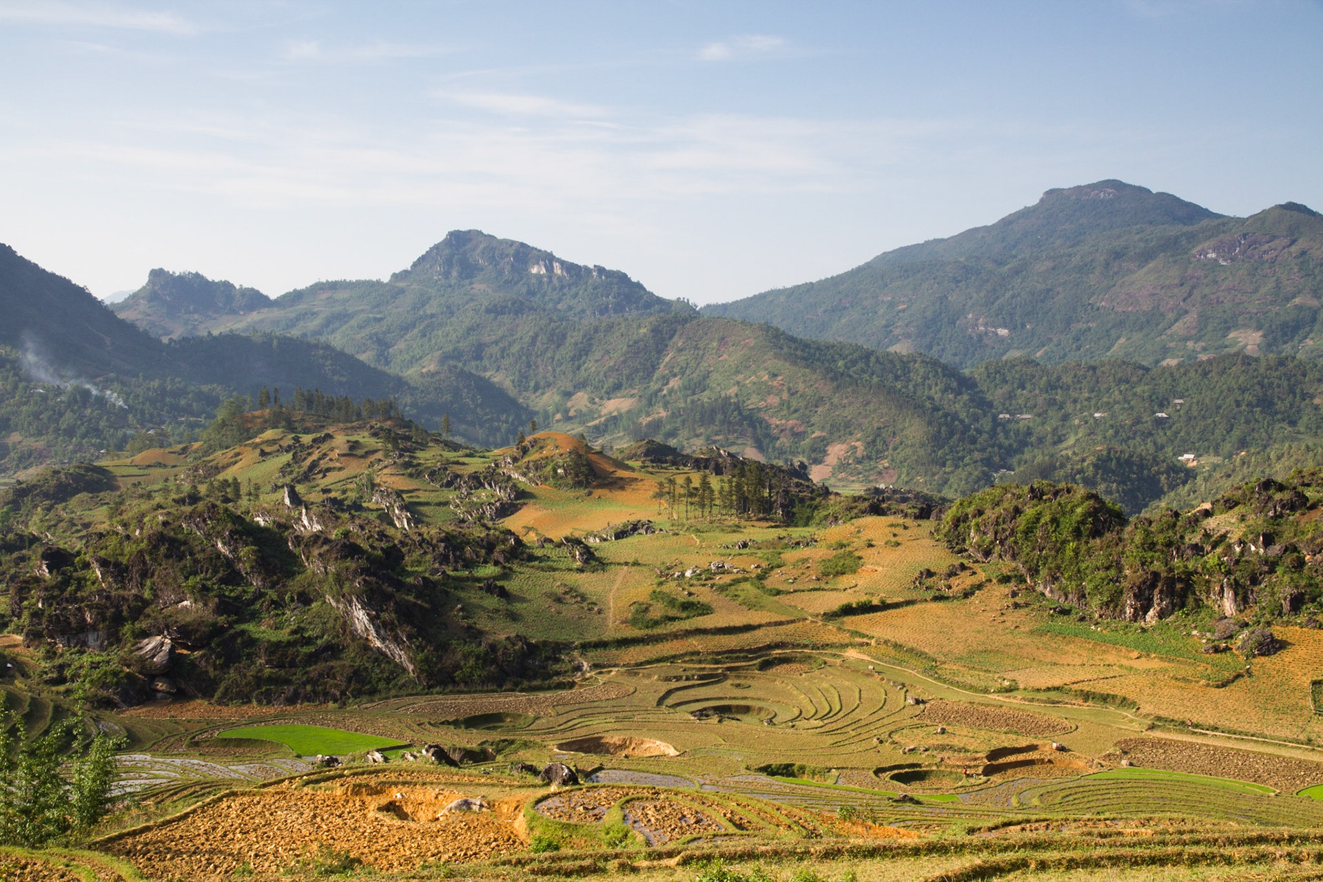 Trekking: Ma Tra and Ta Phin