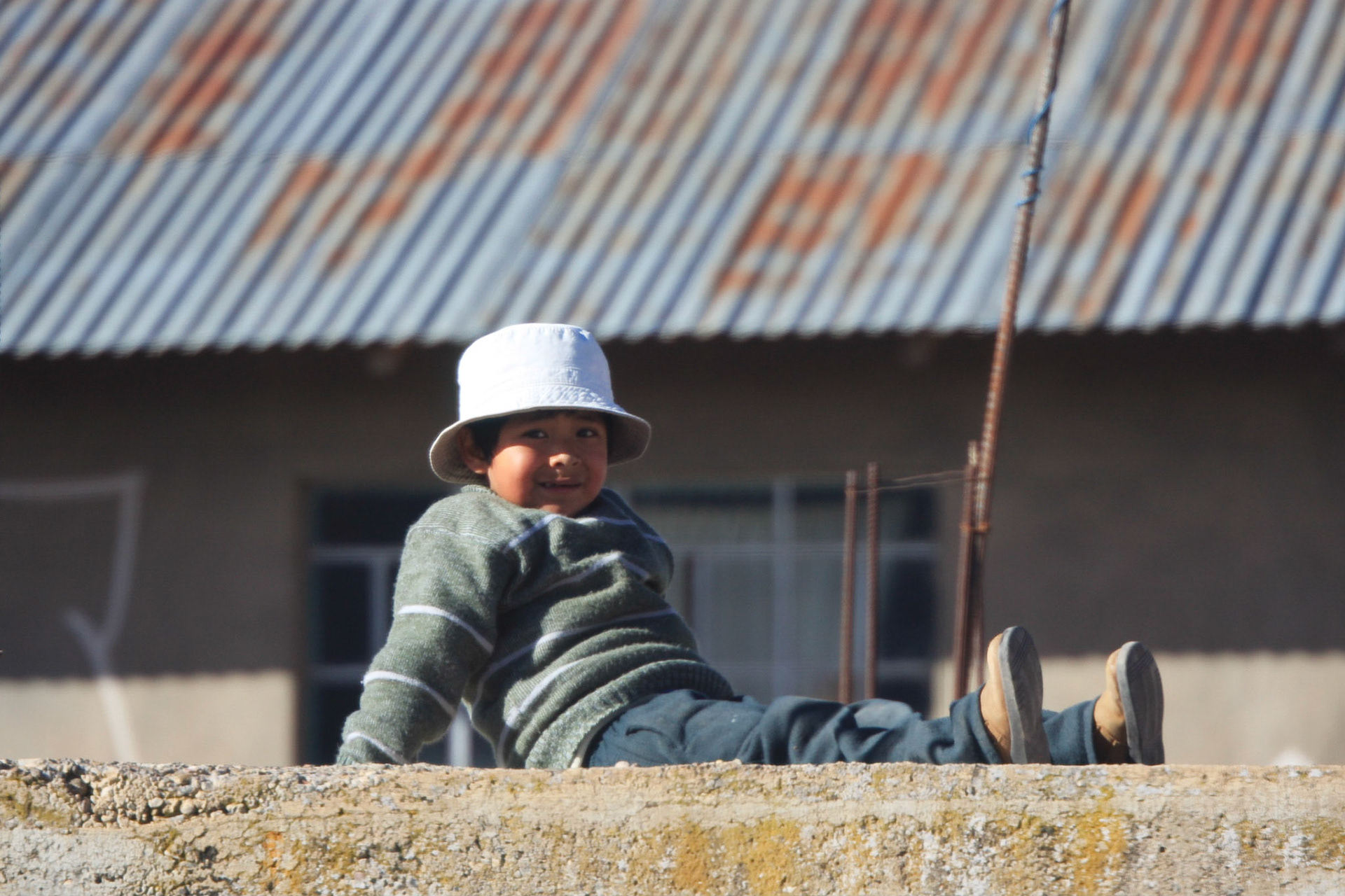 Daily life as seen from the train