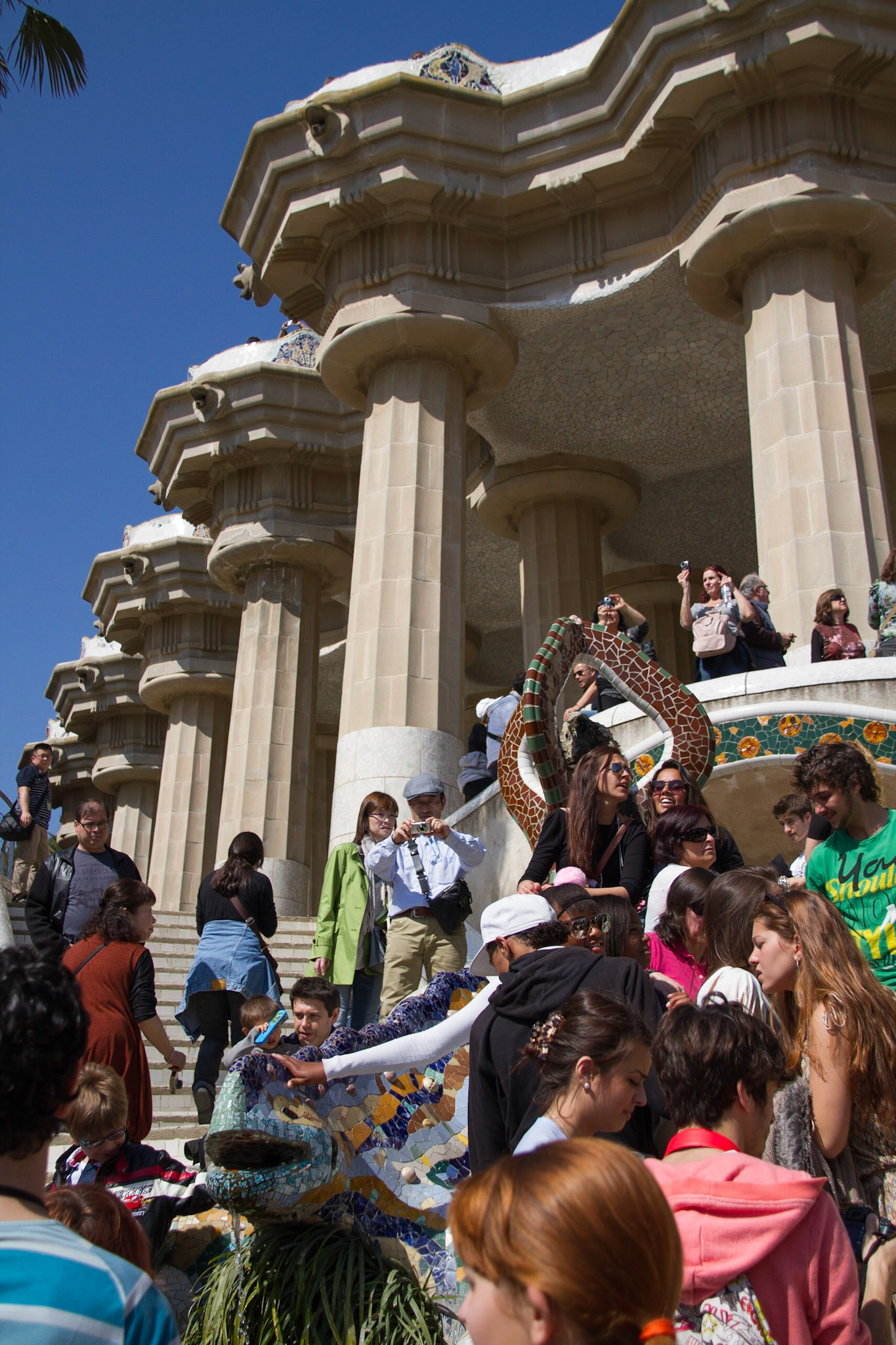 Crowds around the lizard, Parc Guell