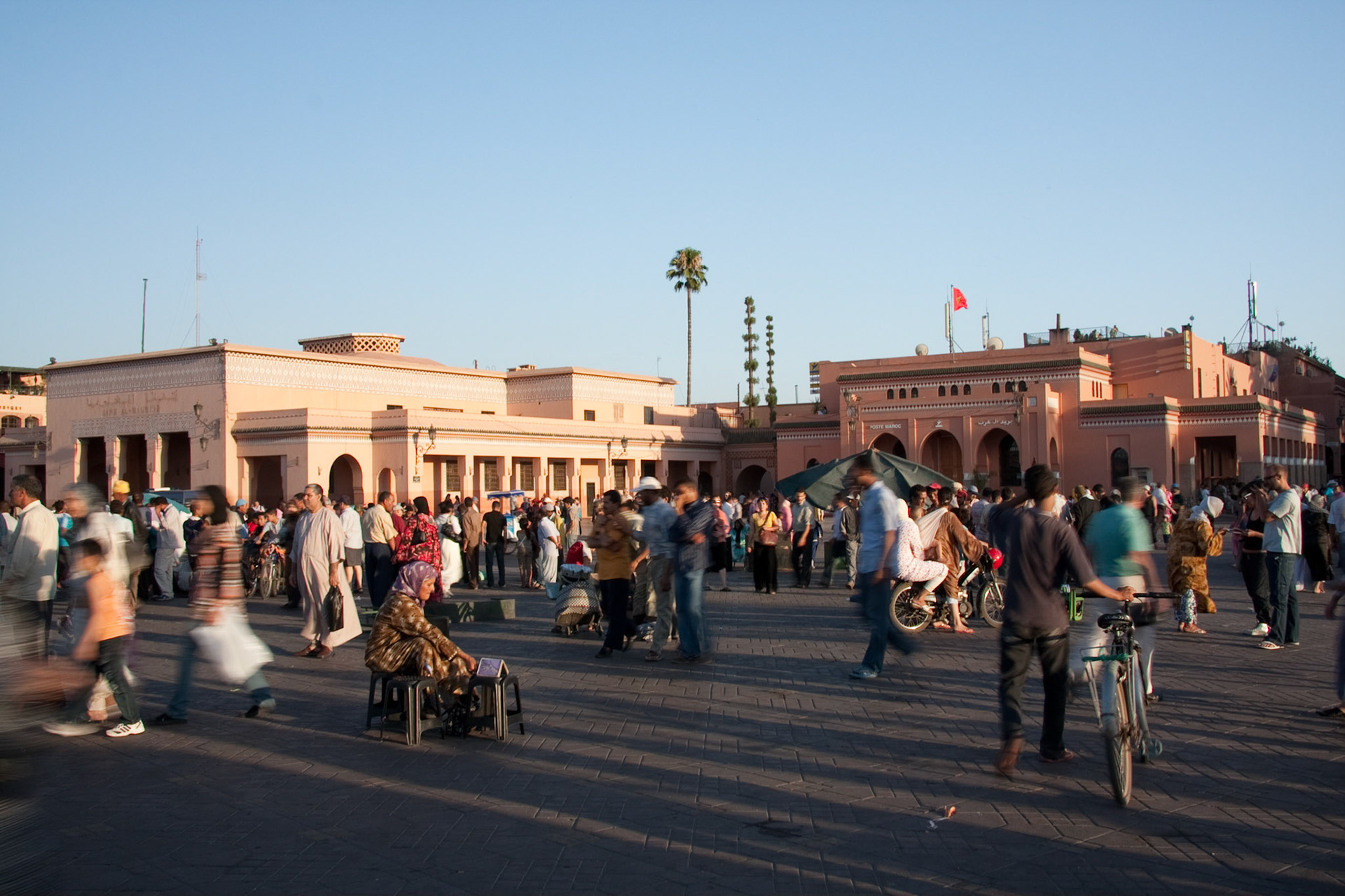 Place Djemaa el Fna in the evening