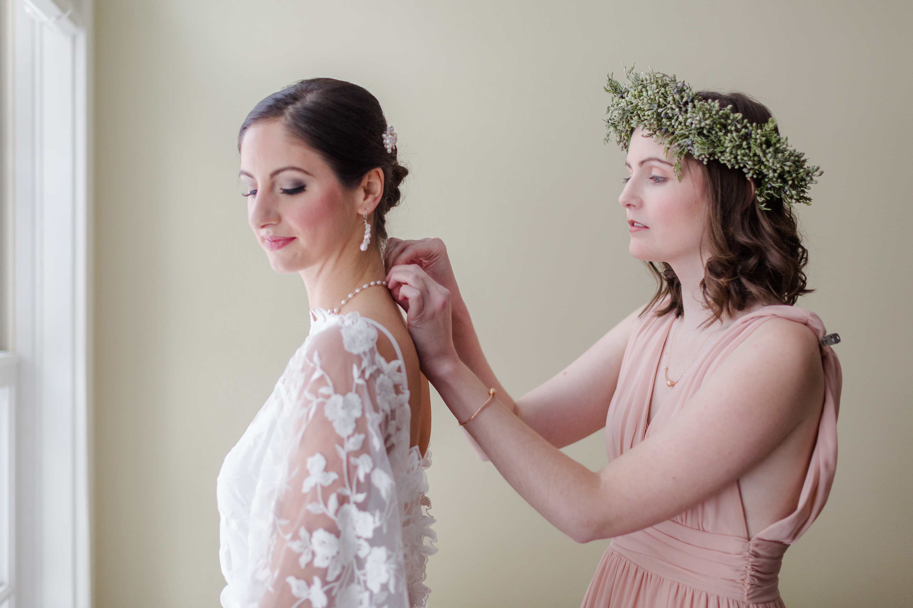 Photographer: @dallendorfphoto Makeup: @Hillaryfayfreelancemua Hair: @evie_upstyles Venue: @Innatmanchester, Bridal Gown: @everthinebridal Bridal Model: @Cryssorell Florals: @nancybishopfloral