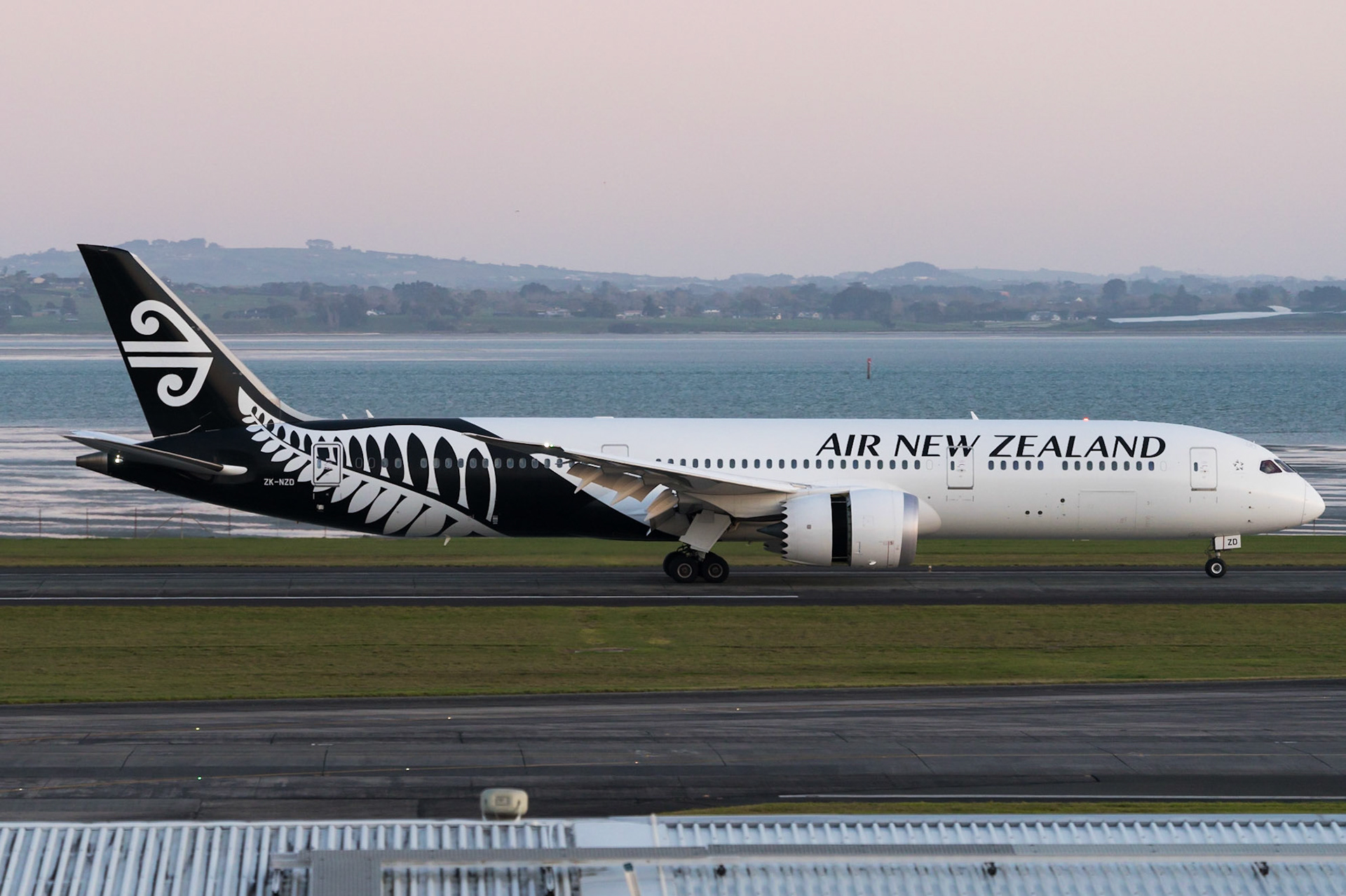 Air New Zealand Boeing 787-9 ZK-NZD arriving in Auckland as NZ973 from Tonga.