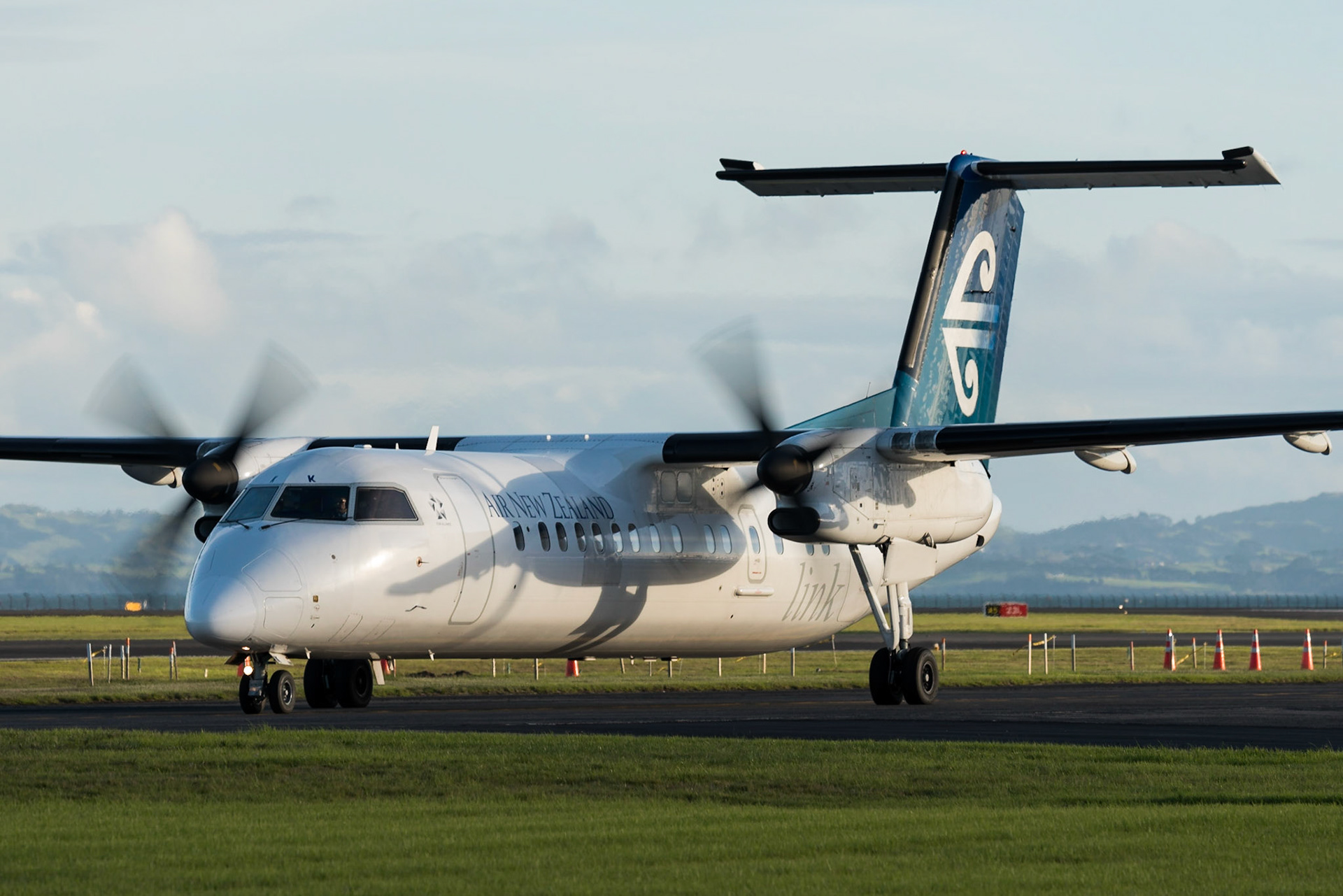 Air New Zealand Bombardier Dash 8 Q300 ZK-NEK at Auckland.