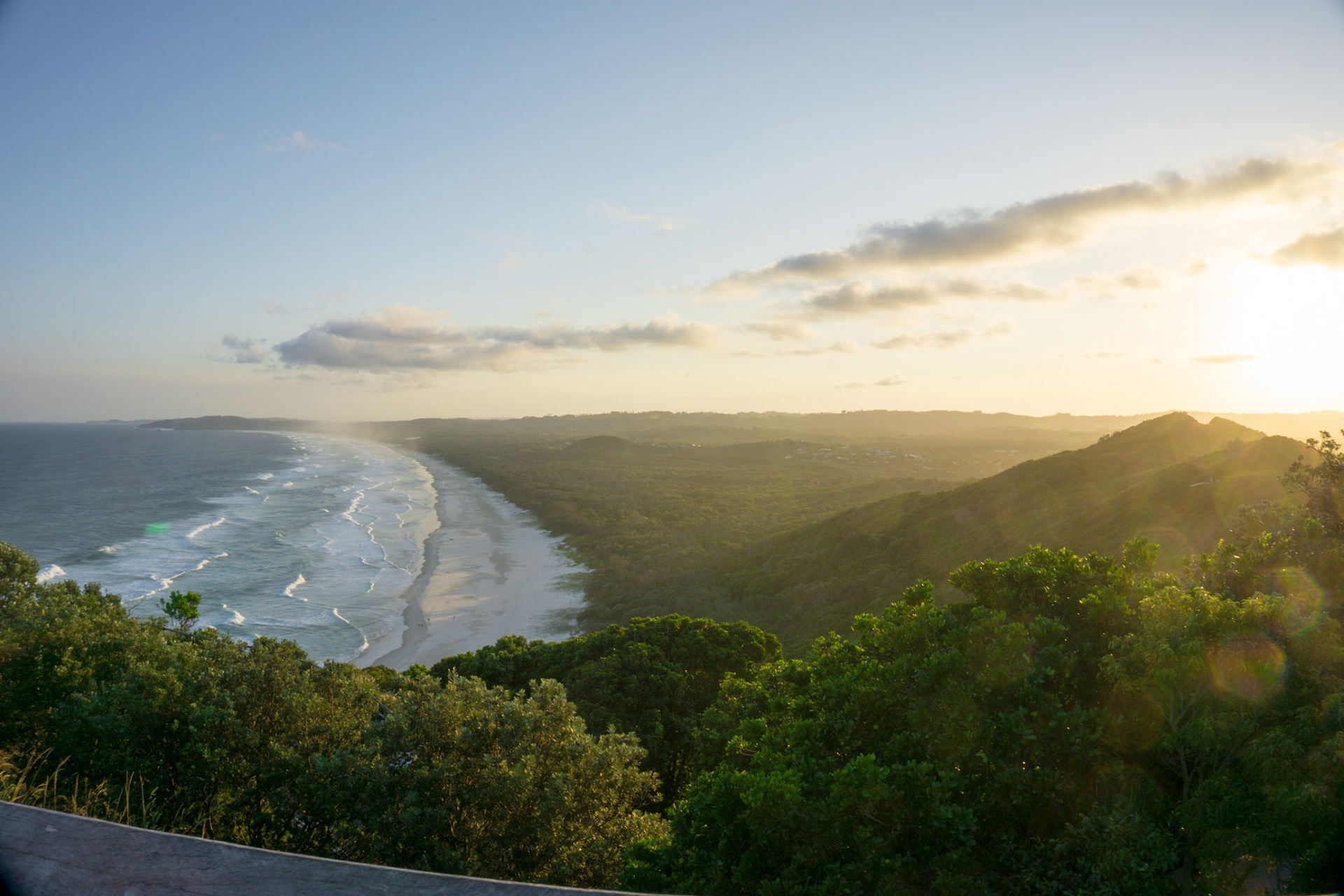 Vue depuis la Byron Bay Lighthouse au couché du soleil