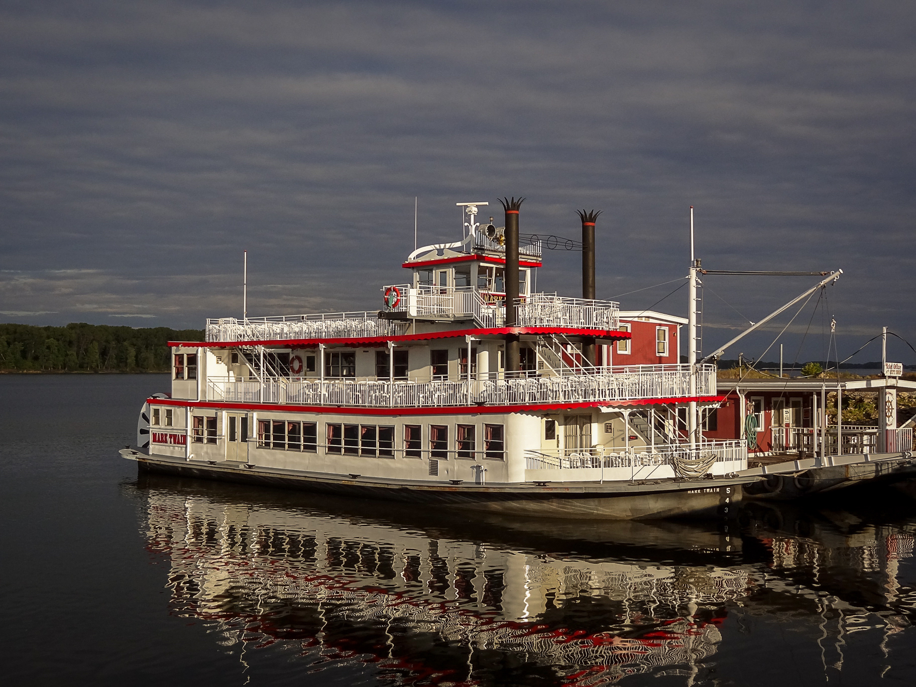 Missouri, Hannibal paddlewheeler