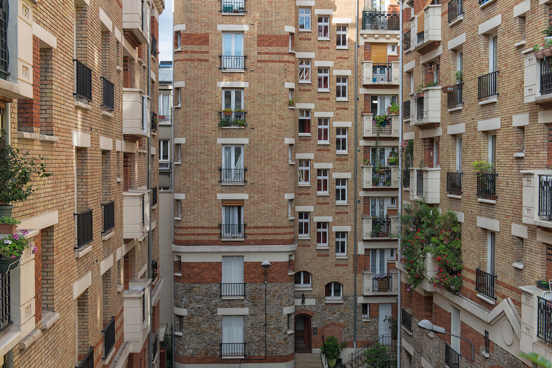 Neighbors - Paris, France