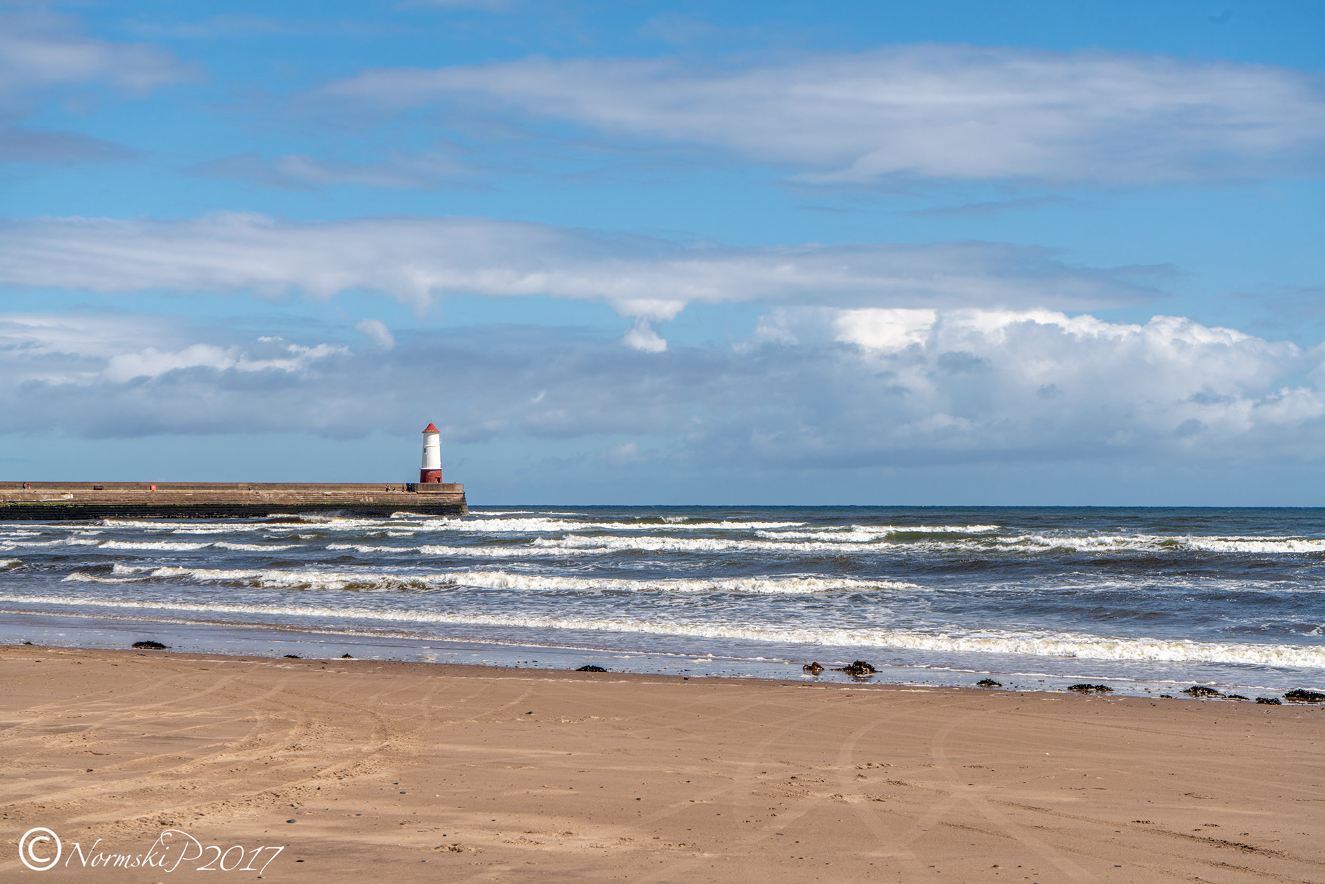 Berwick Lighthouse from Tweedmouth
