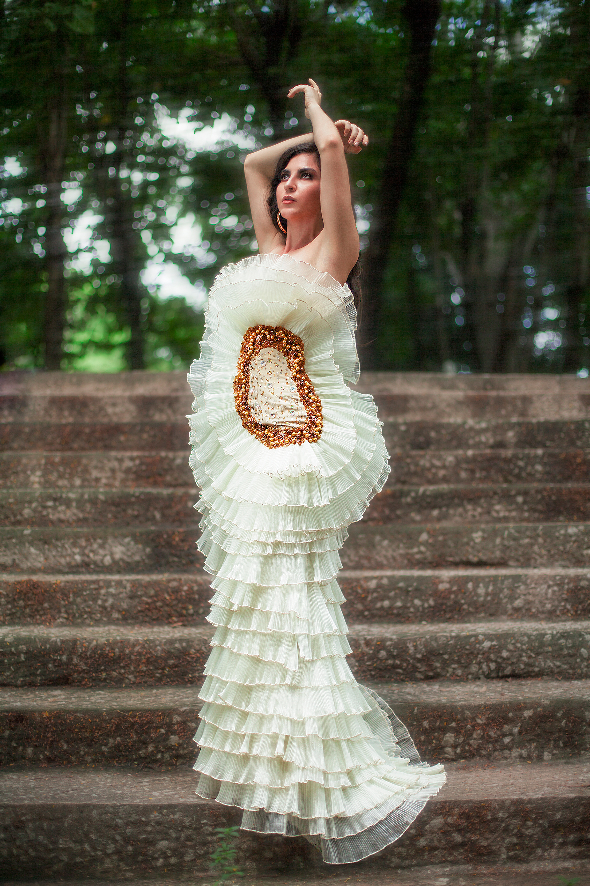 Foto: Jorge Sánchez MUA: Cristina Mendiola Modelo: Viviana Rabelo Diseño: Michel Graniel