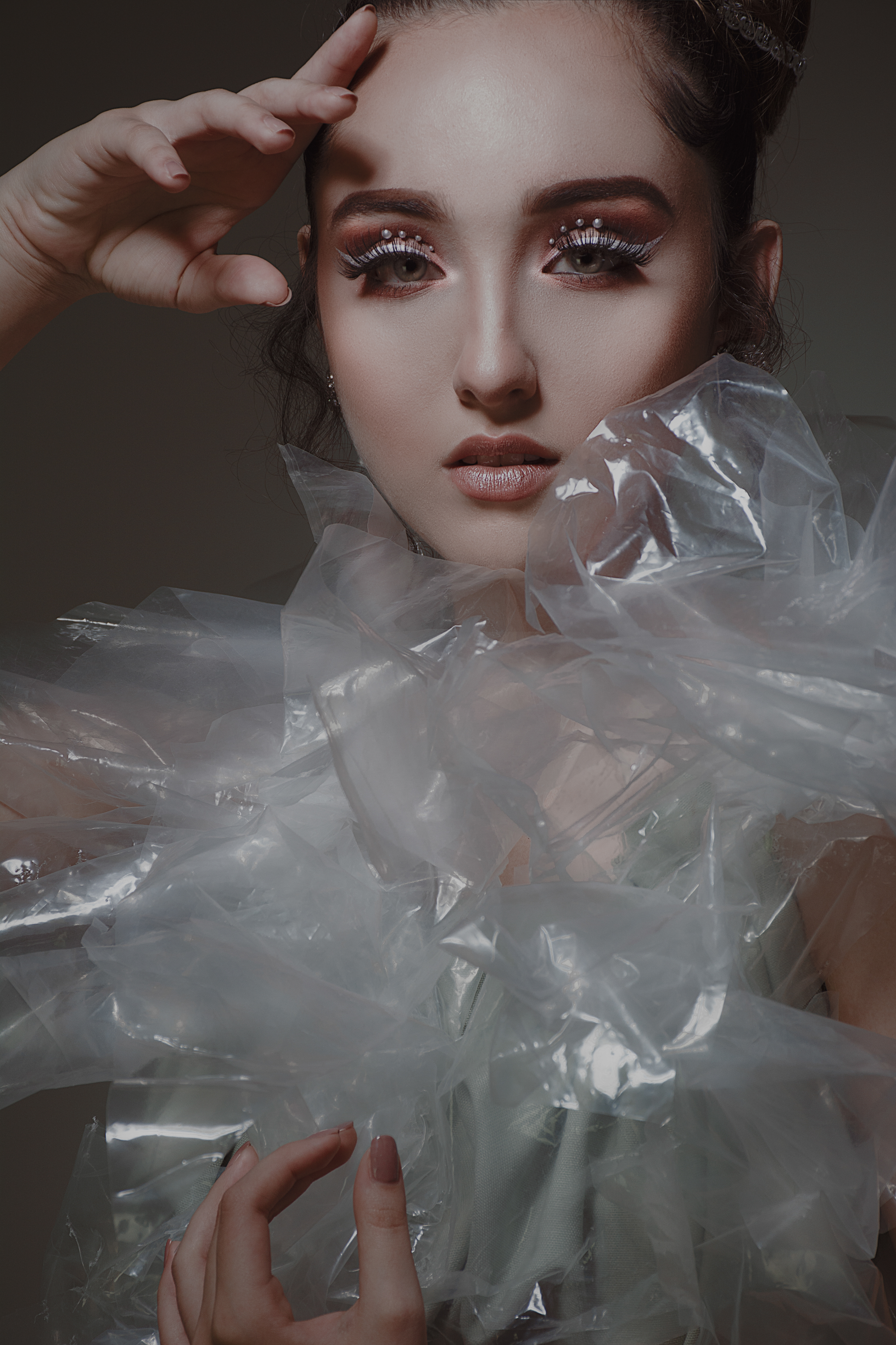 Foto: Javier Becerra MUA: Rhafa Balboa Hair: Gina Castro Modelo: Camila Ferrer Diseño: Edwin Ramos