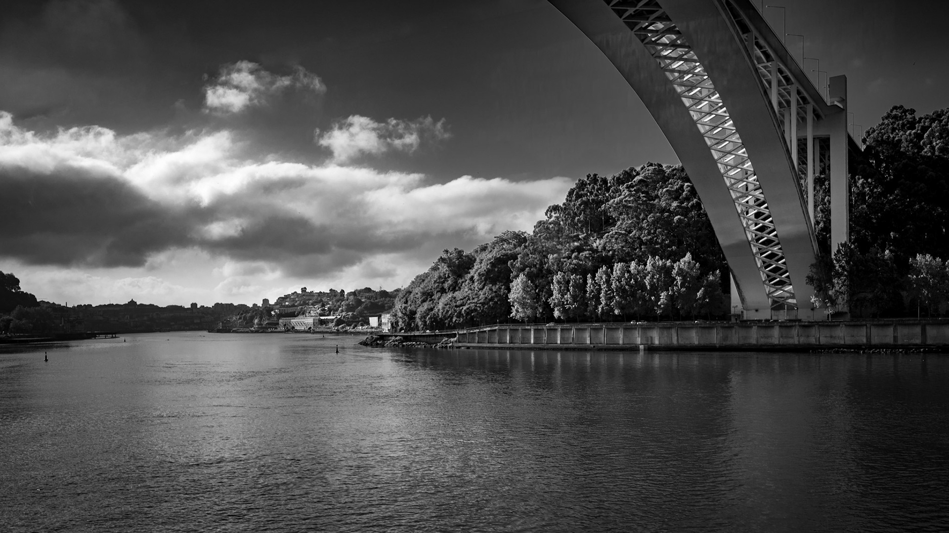 Ponte da Arrábida, Oporto, Portugal