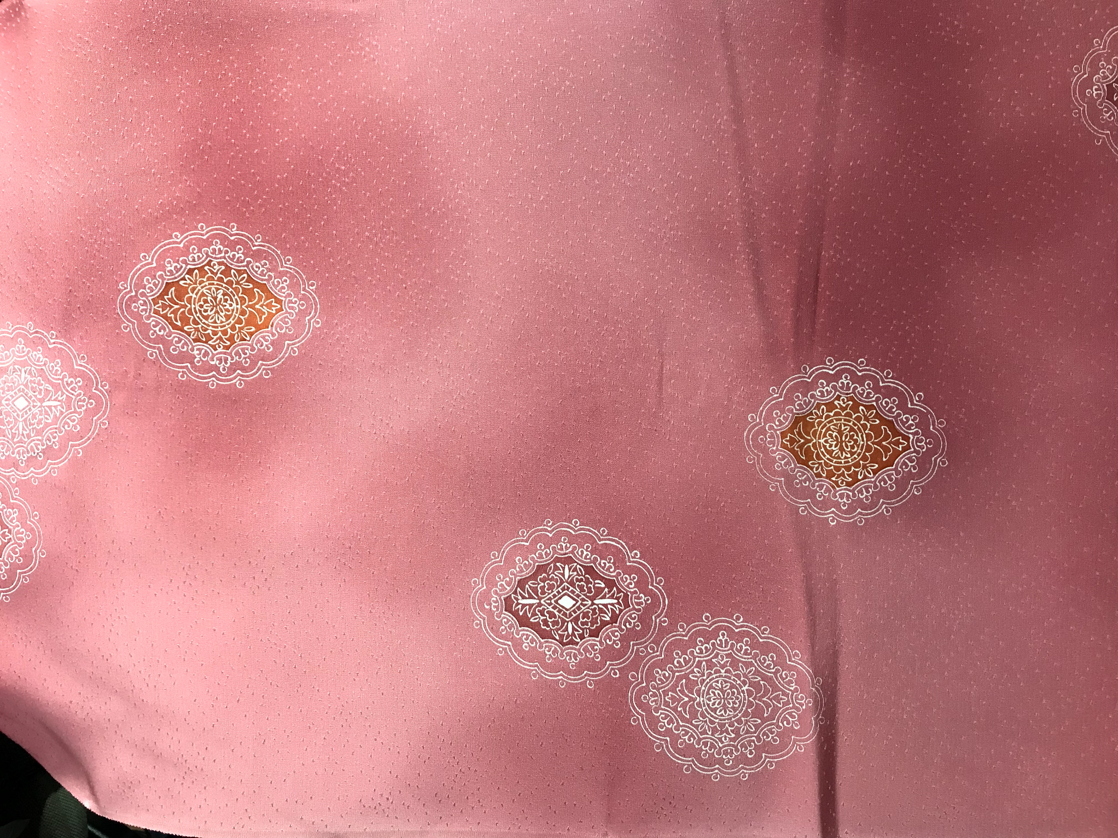 SB11 - Repeating Pattern Silk Bolt