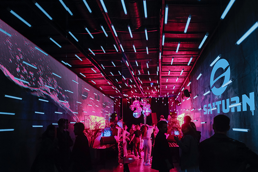 Sa'Turn Club Inside