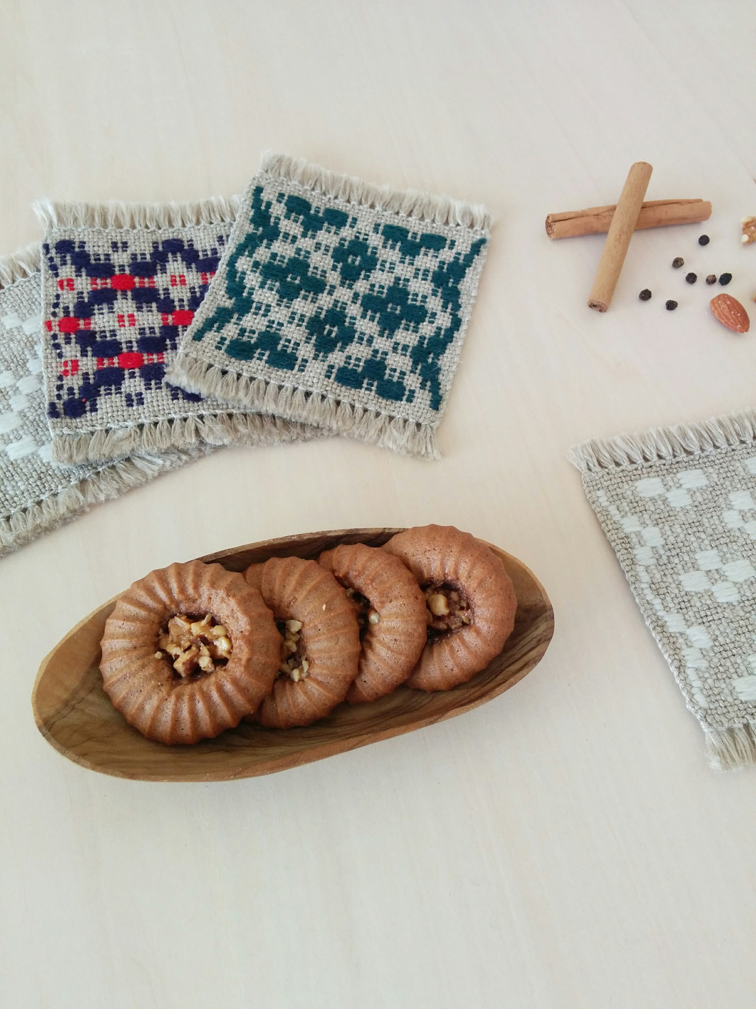 H.F Väv 2016 <coaster> コースター material: Linen/ Wool size: 10 × 10 cm design, fabrication: Hanako Fujino / H.F Väv