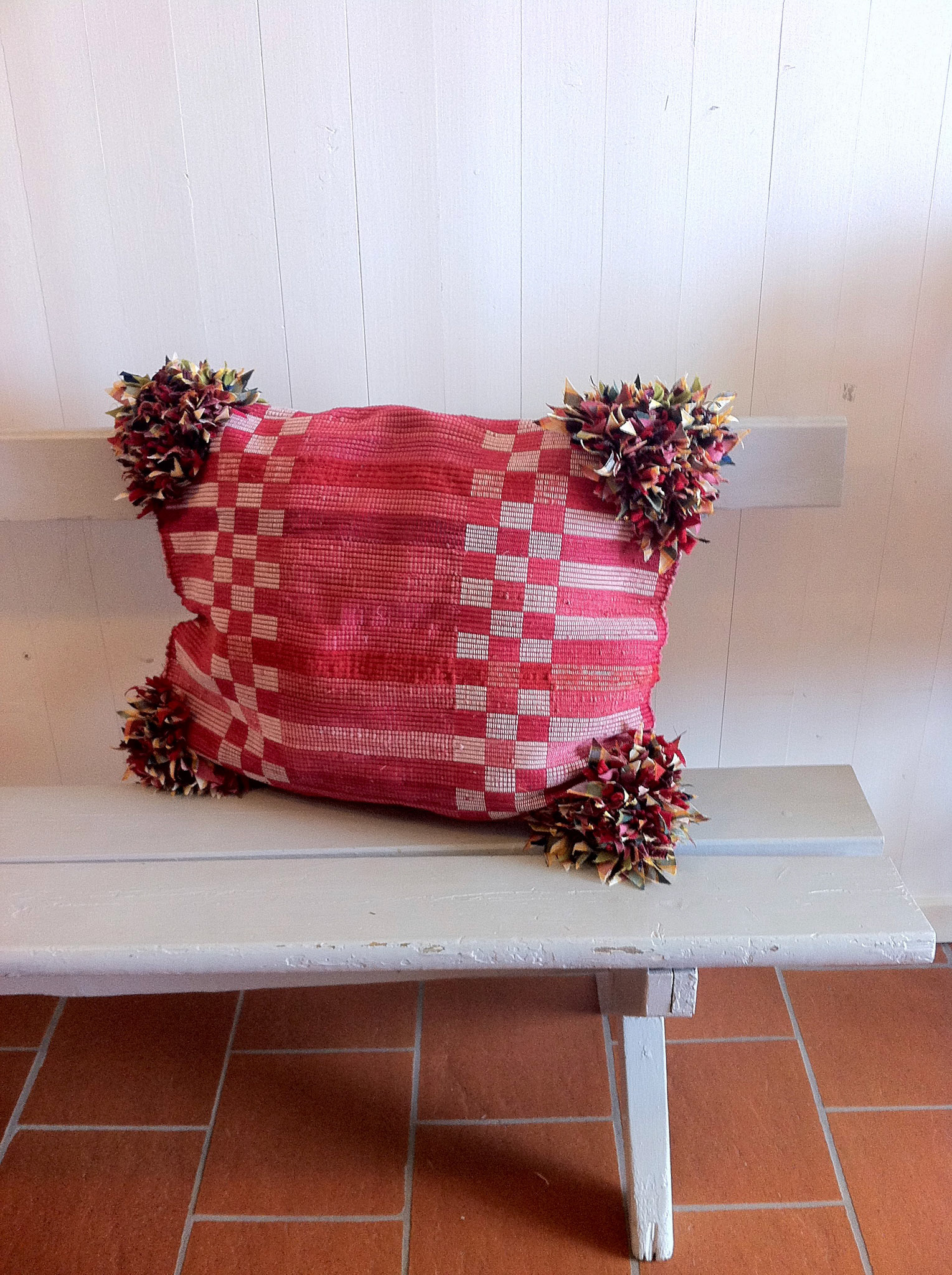 H.F Väv 2012 <Big Cushion > material: Cotton Fabric size: 50×60cm © Hanako Fujino / H.F Väv