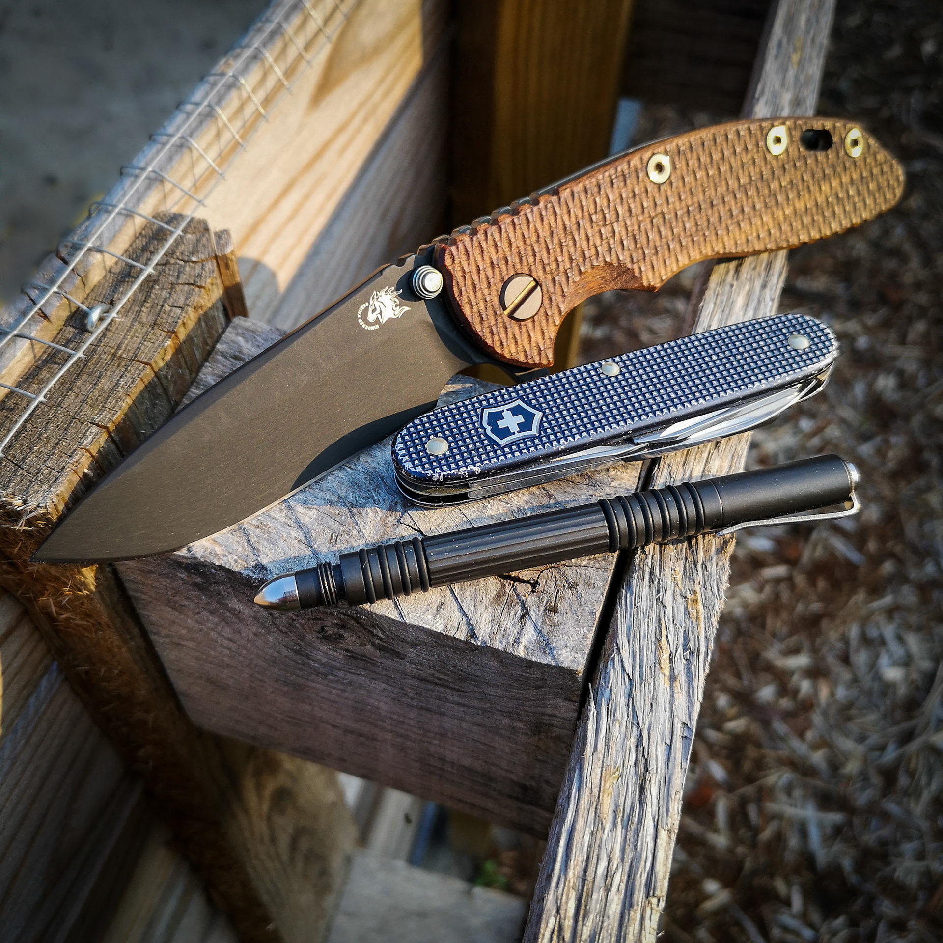 Hinderer XM-18 3,5" Vintage series + Victorinox Pioneer Grey Limited Edition