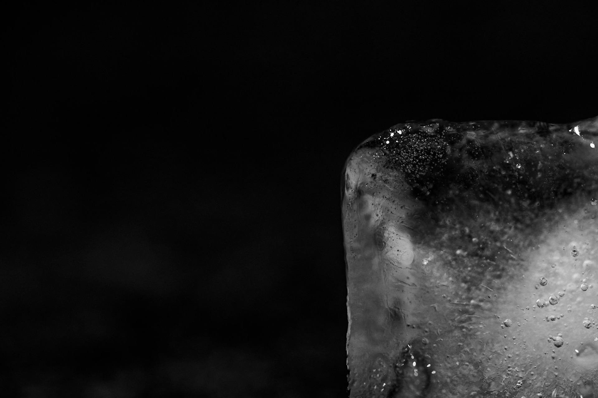 Air-bubbles in black and white edge of ice