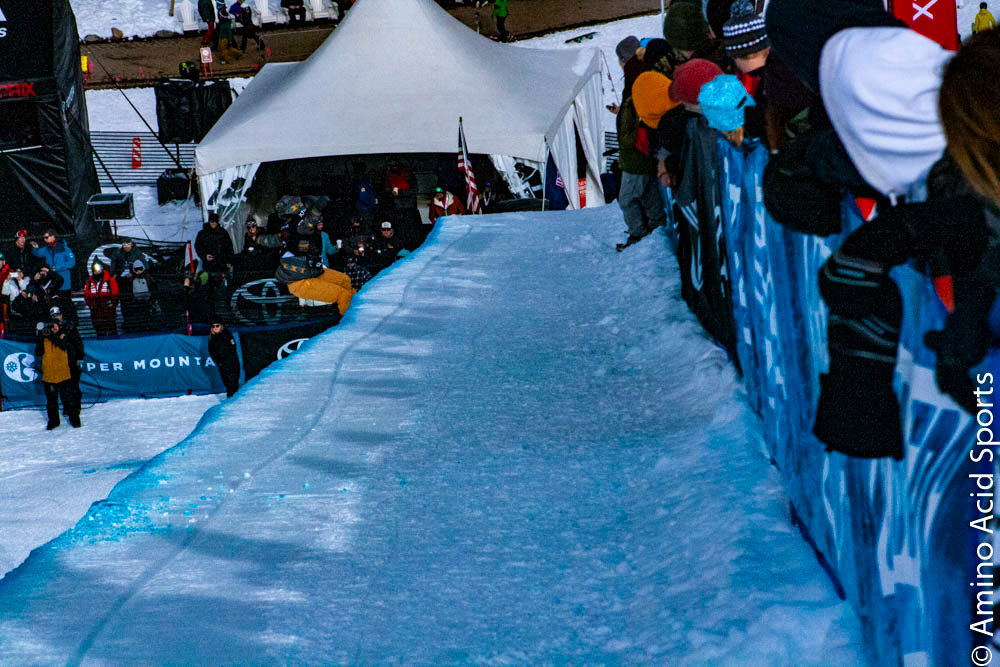 Kurumi Imai completes her 1st run in the Halfpipe