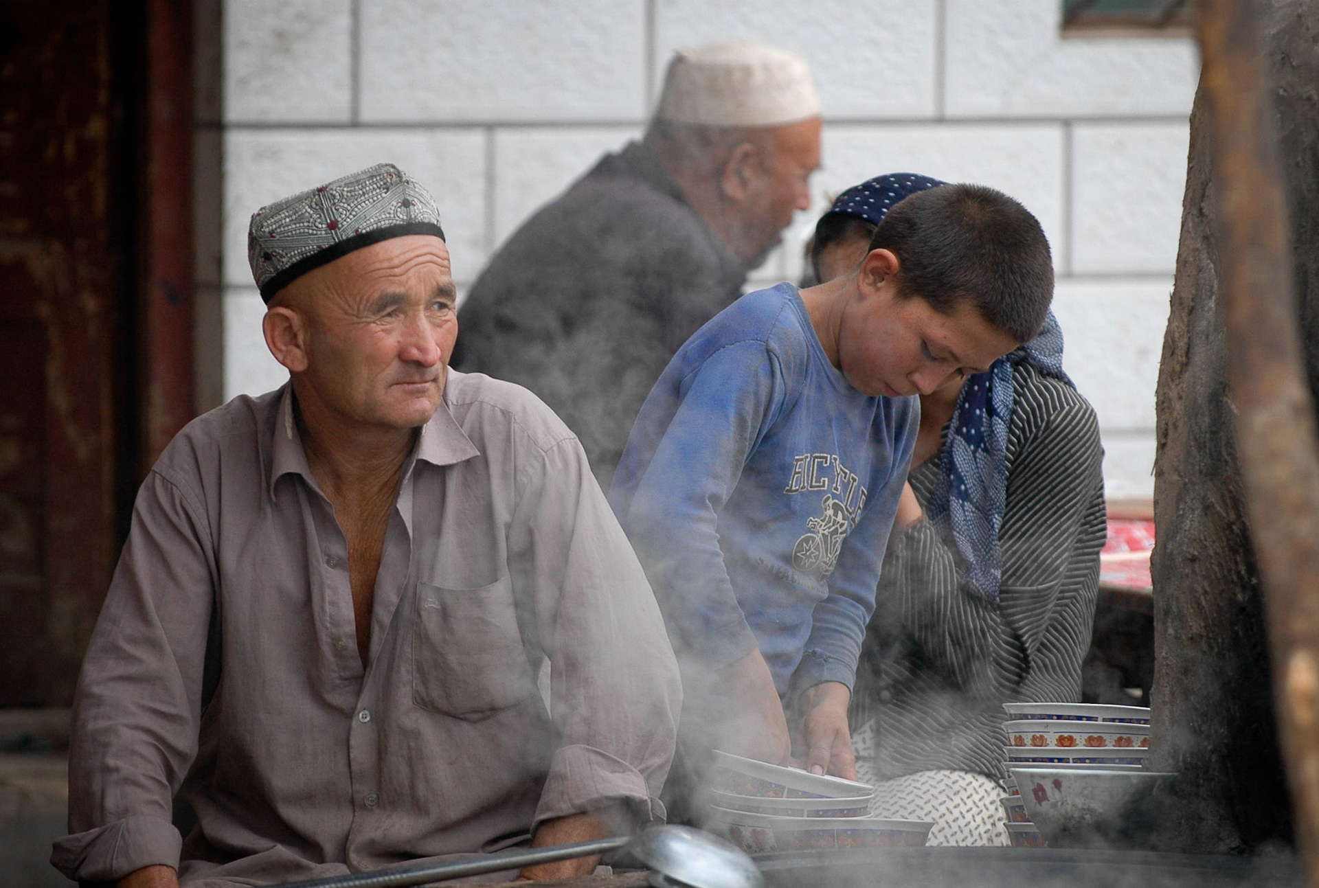 Stall outside Mal Bazaar (Kashgar, China)