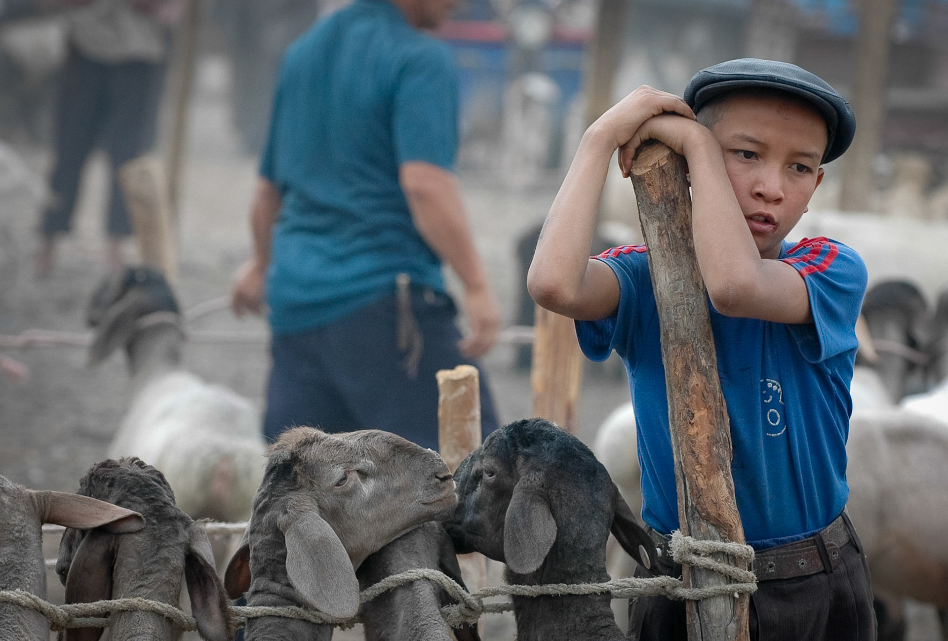 Young boy at Mal Bazaar (Kashgar, China)