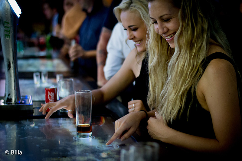 Layo Ray Ibar Interactive Multitouch Branded Bar Top