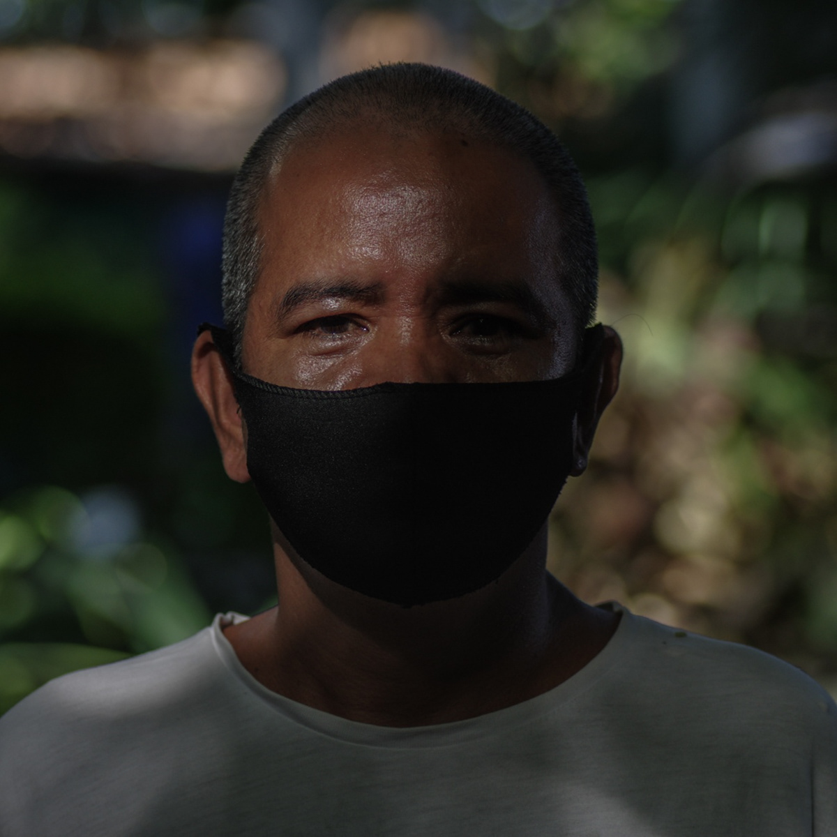 "Buti nagkaroon ng ganito eh, biyaya ni mayora. Dalawang libo. Kung susumahin mo, matitipid mo ng mga 3 to 4 days 'yon. May ipon naman kaunti kaya lang naubos din. Kapag natapos ang lockdown, maghahanap ng mautangan pambayad ng kuryente. Eto na, eto na ang pinakamahirap. Kasi gusto mong maghanapbuhay hindi ka puwedeng lumabas. Wala ring magpapa-sideline sa' yo kasi sila rin nakalockdown, wala talagang paraan. Iyong safe kami ng pamilya ko, 'yon na ang pinaka the best sa akin." - Joeiu, 47 | Tricycle Driver