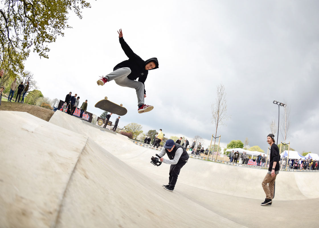 Benny, Nollie Frontside Heelflip | Ph. Ealing Council