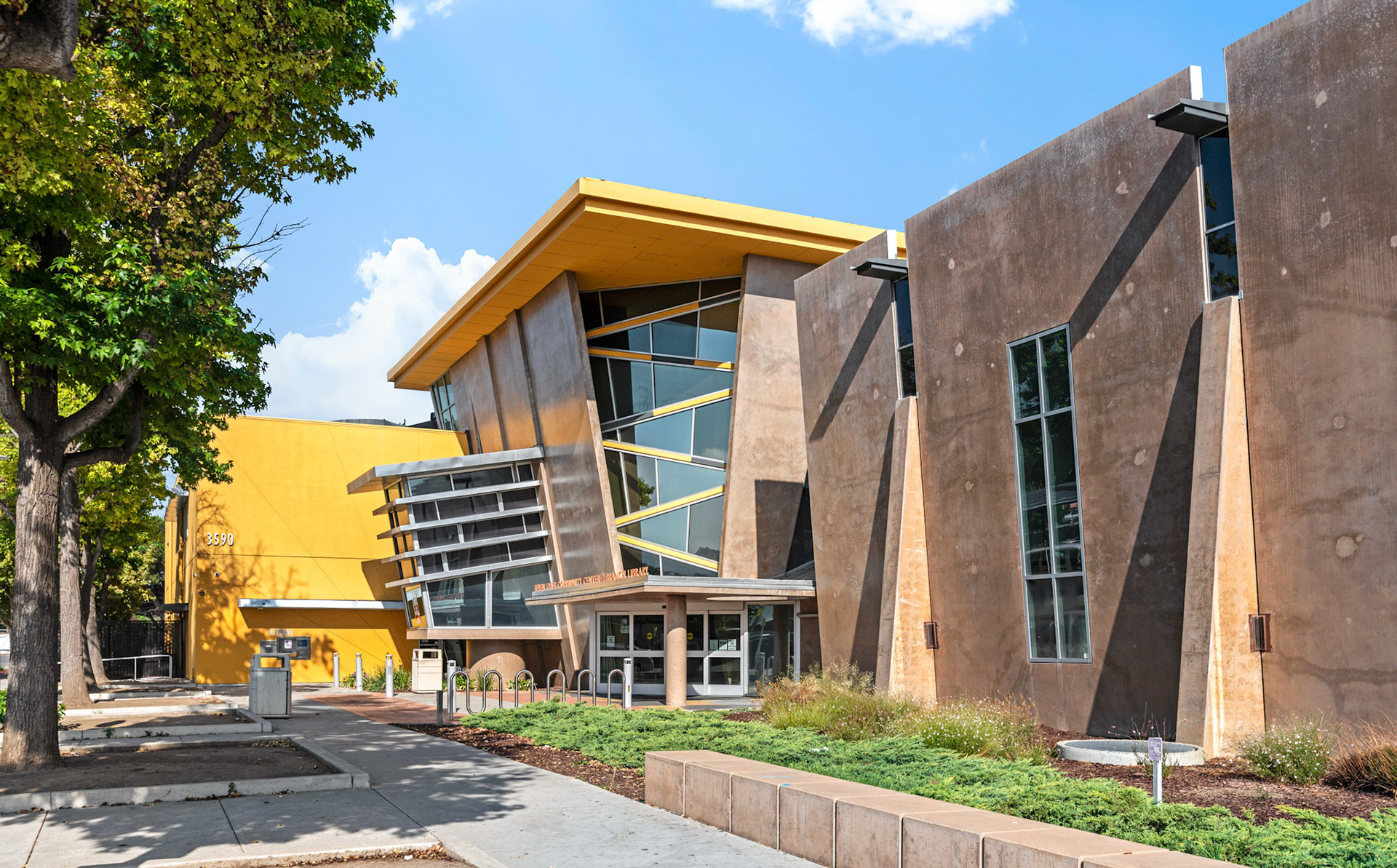 San José Public Library - Seven Trees Branch