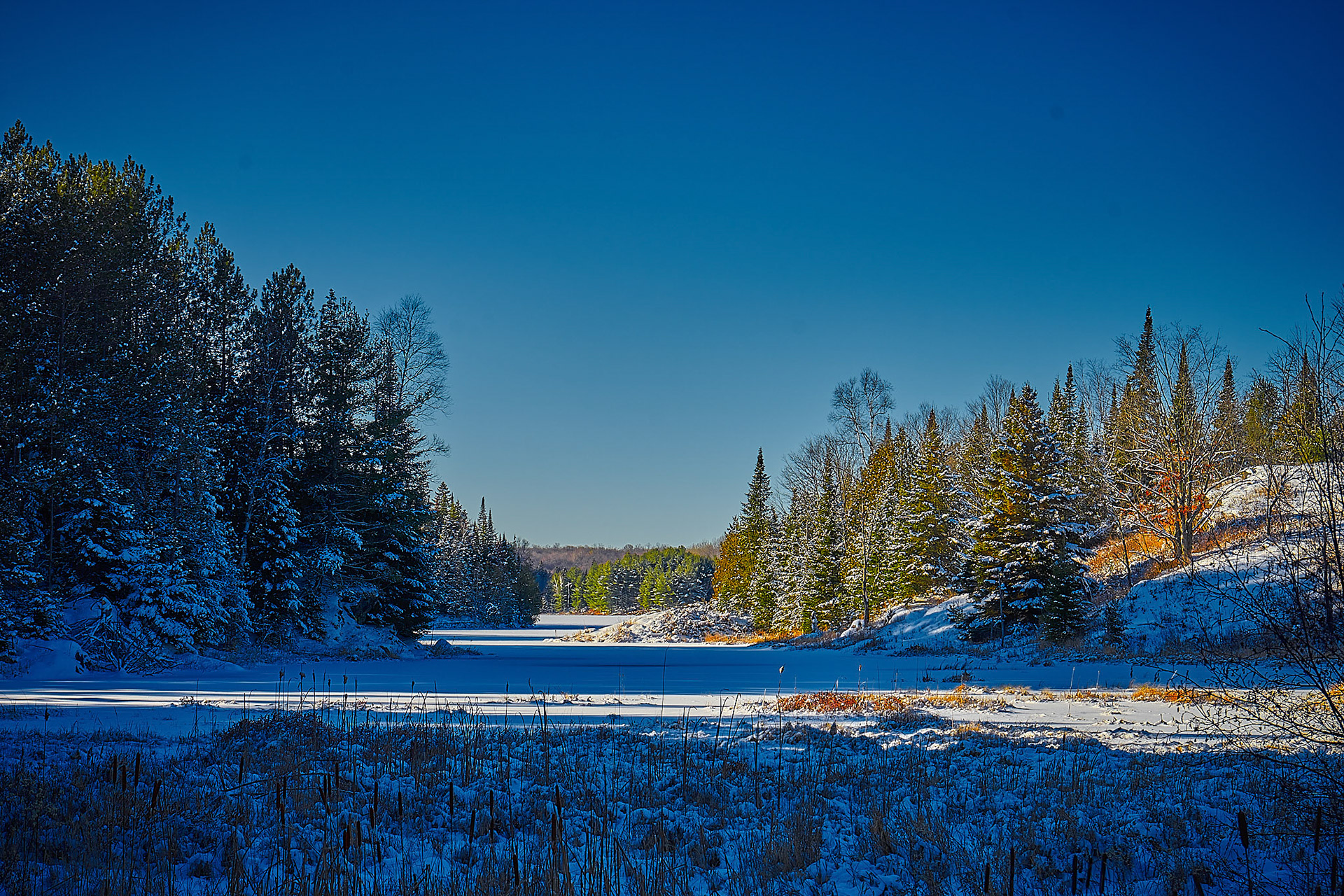 Playing games on an inlet